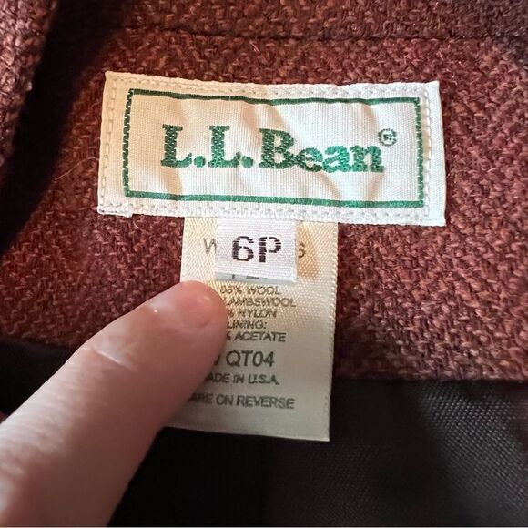 L.L. Bean wool blend blazer with shoulder padding - Picture 4 of 12